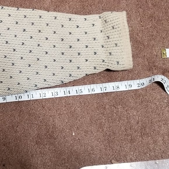 COPY - COPY - Vintage Snowflake Sweater - Picture 8 of 16